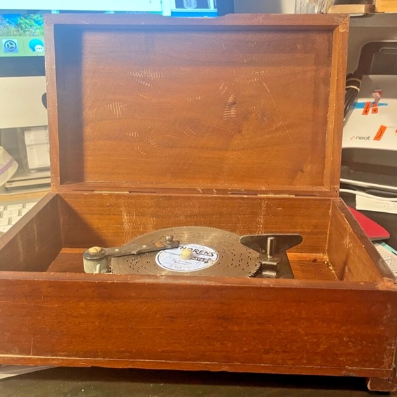 VTG Thorens Metal Disc Wind Up Music Box With 11 Discs 205442761028 - Picture 6 of 8